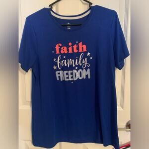 NEW PATRIOTIC FAITH FAMILY FREEDOM T-SHIRT Size M (8/10)
